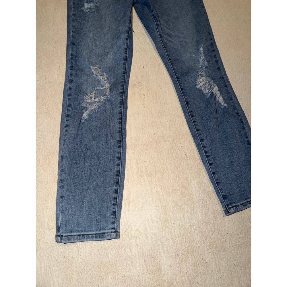 Judy blue women’s distressed relaxed fit blue jean - Picture 16 of 16
